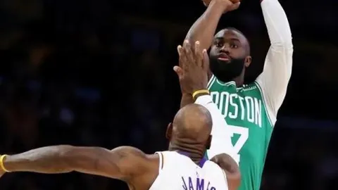 阿姆拉巴特重返佛罗伦萨集结，曼联情怀依旧浓烈